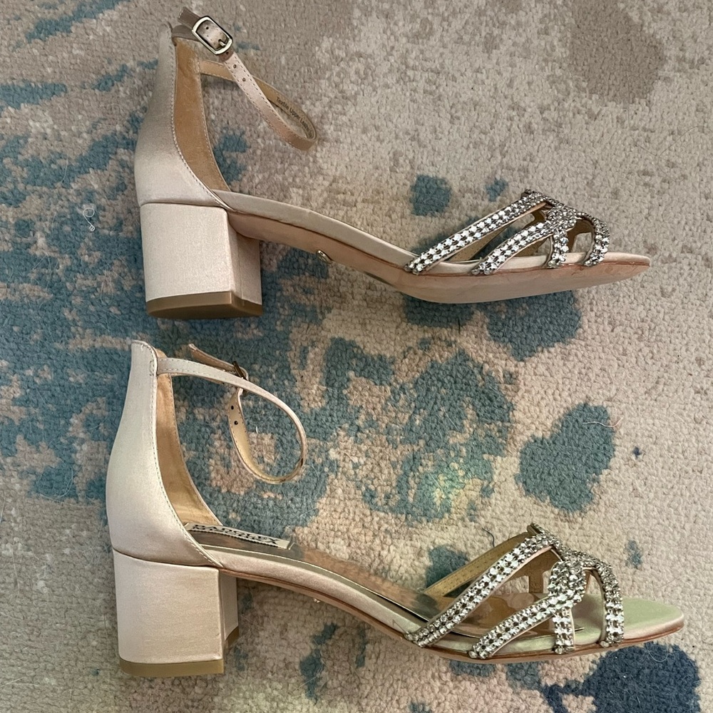 Badgley Mischka 7.5 rose gold and silver 2 in block heels - Picture 4 of 7